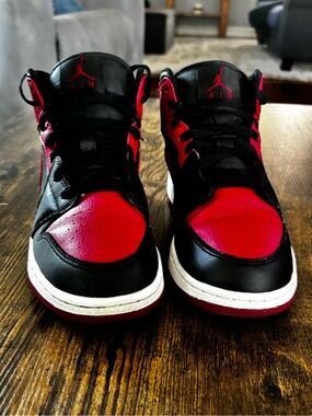 Nike Air Jordan 1 Mid Black and Red Basketball Shoes 6.5 Y Back to School!